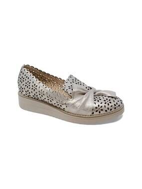 NEW DJANGO & JULIETTE women's omilla slip-on wedge sandals in beige and gold-van